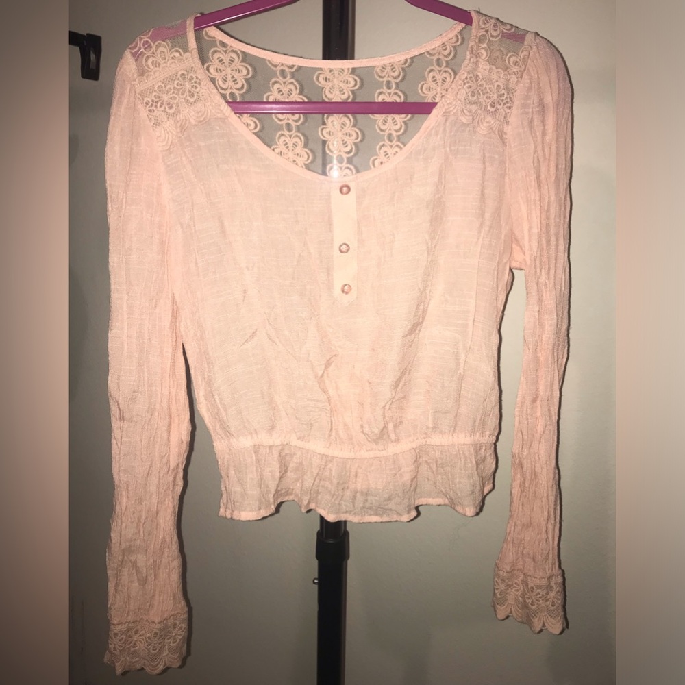 💕2 For $10💕 long sleeved crop shirt blouse with lace